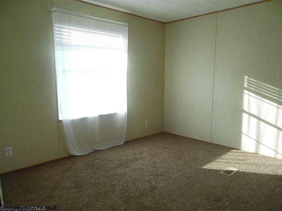 3rd image of 118 Joni Kay Blvd