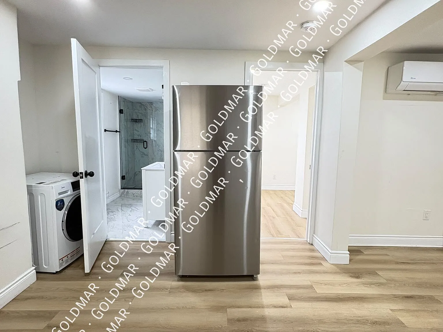 786 Chatham St E — Photo 2