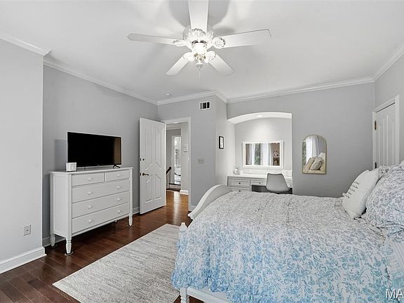 26th image of 10700 Starhill Dr