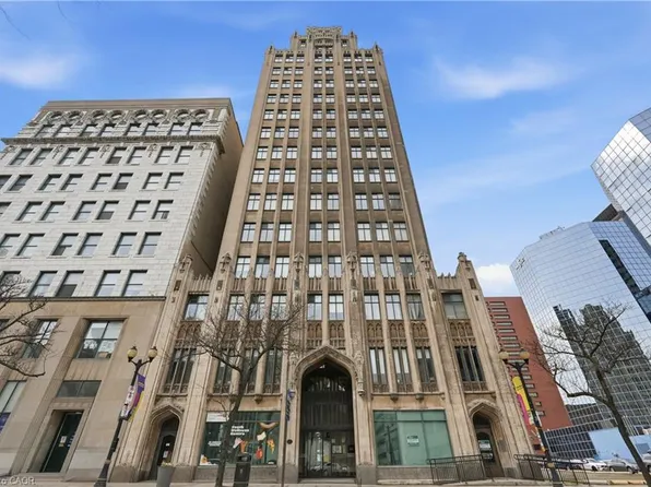 36 James St S #902, Hamilton, ON L8P 4W4