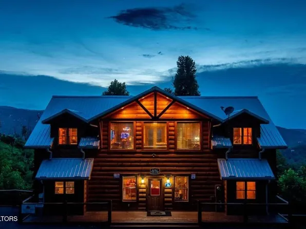 244 Stone Fence Ln, Gatlinburg, TN 37738