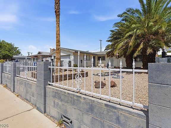 3rd image of 4216 Esmeralda Ave