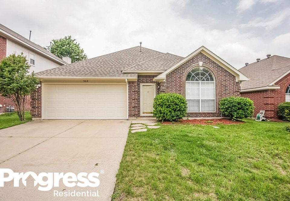 1st image of 909 Blossomwood Ct