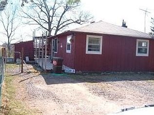 FRONT DRIVE : WHEN THINGS BLOOM ALONG FRONT OF HOUSE ON THIS SIDE WELL BE FLOWERS