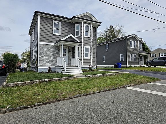 3rd image of 160 Vincent Ave
