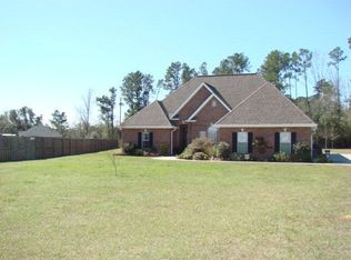 1 Chippewa Dr, Picayune, MS 39466