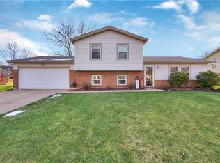 4582 Chatwood Dr, Stow, OH 44224