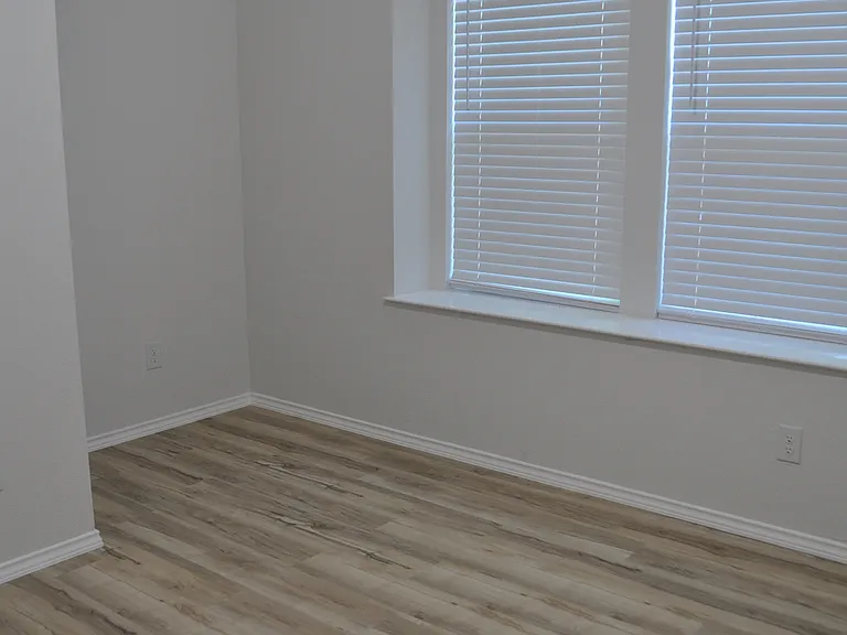 2311 Murphy Ct — Photo 24