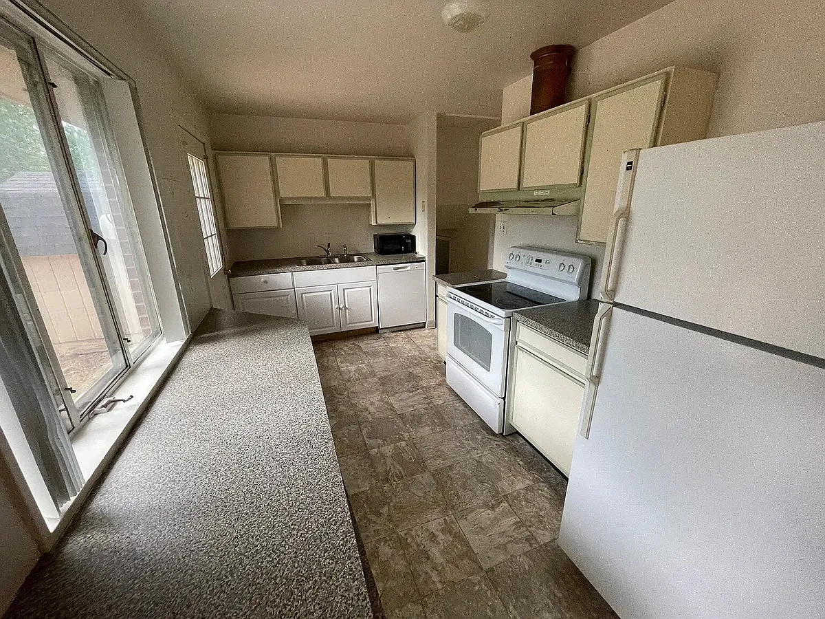 Building Photo - 4464 Hamilton Ct