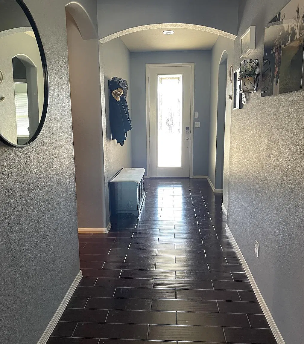 3 bed, 2.5 bath, 1784 sqft, $2,100 — Photo 3