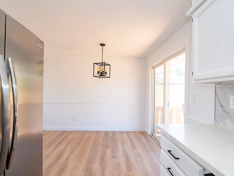 148 S Rogers Ave — Photo 8