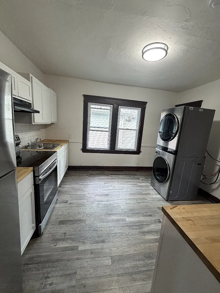 3802 Poe Avenue - Upstairs & 3rd Floor — Photo 2
