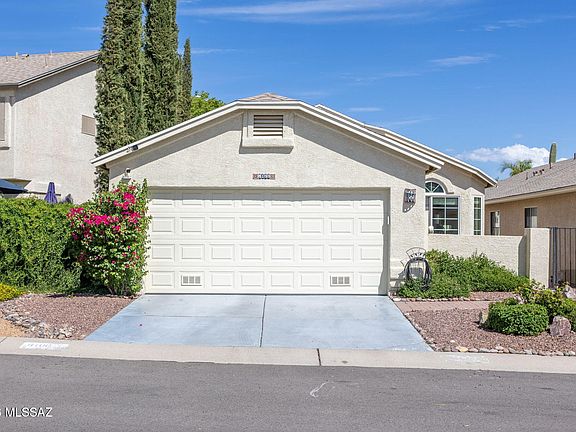 3rd image of 8100 N Millwheel Pl