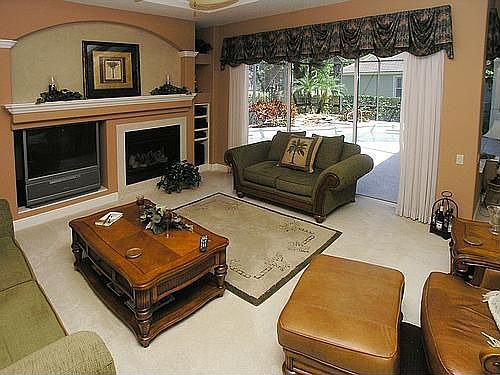 2nd image of 4981 Maple Glen Pl