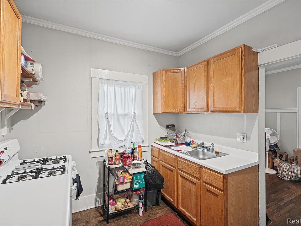 621 Saint Louis St, photo 17