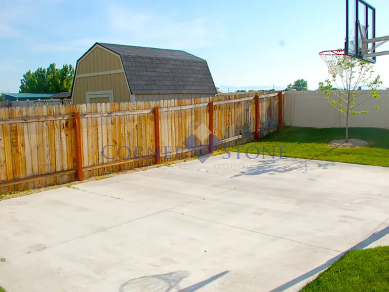 2678 N Kelsan Ave — Photo 16