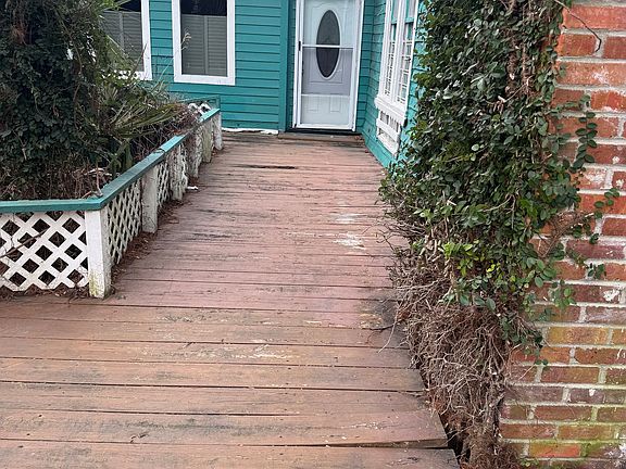 5th image of 643 E 40th St