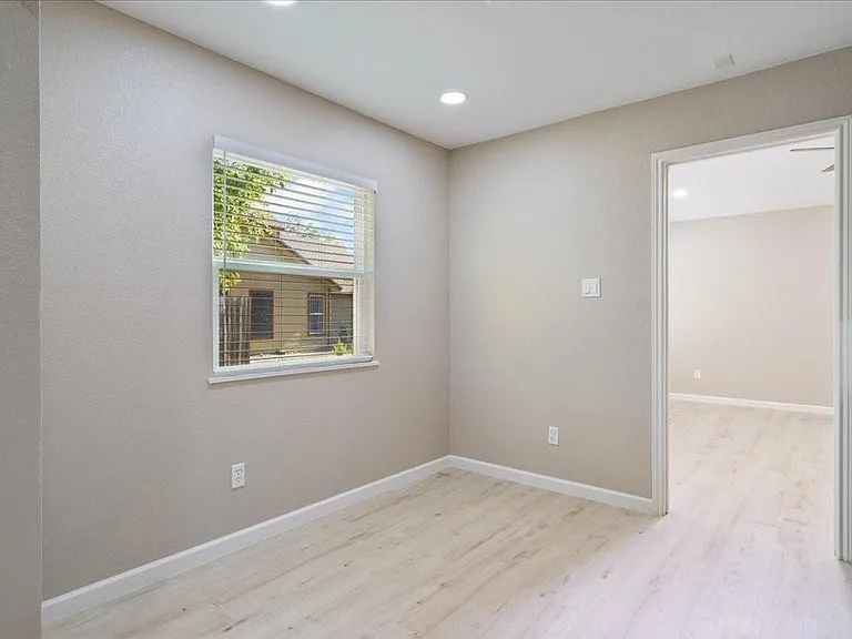 13300 Cowdray Park #B — Photo 12