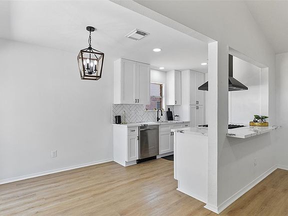 5th image of 11810 Loyola Drive