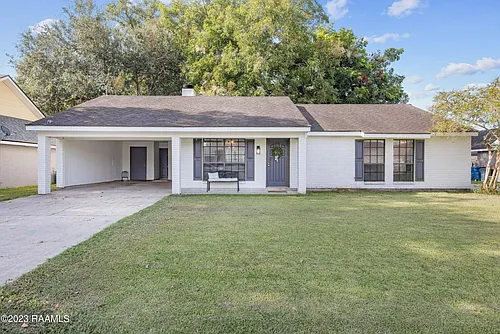 110 Village Green Dr Photo 1