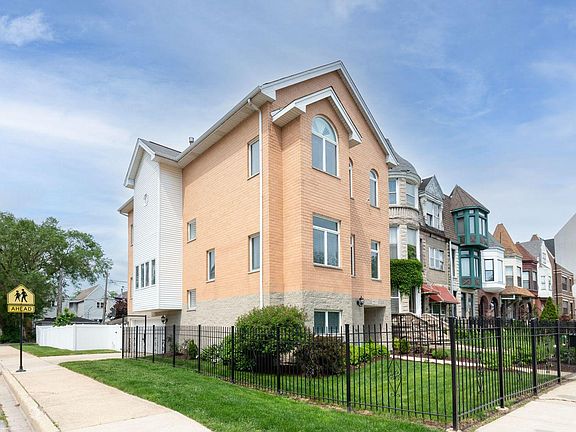 3rd image of 4420 S Oakenwald Ave