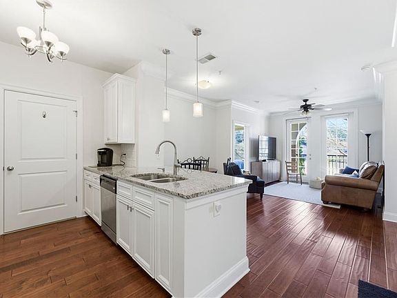 3rd image of 901 Abernathy Rd NE APT 2190