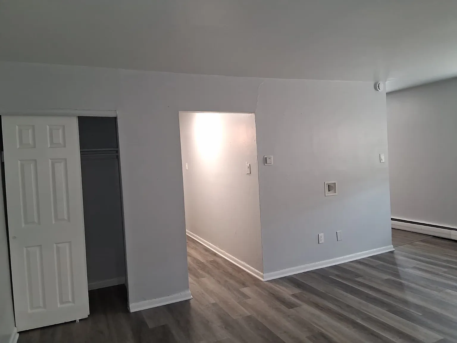 1 bed, 1200 sqft, $1,300 — Photo 4