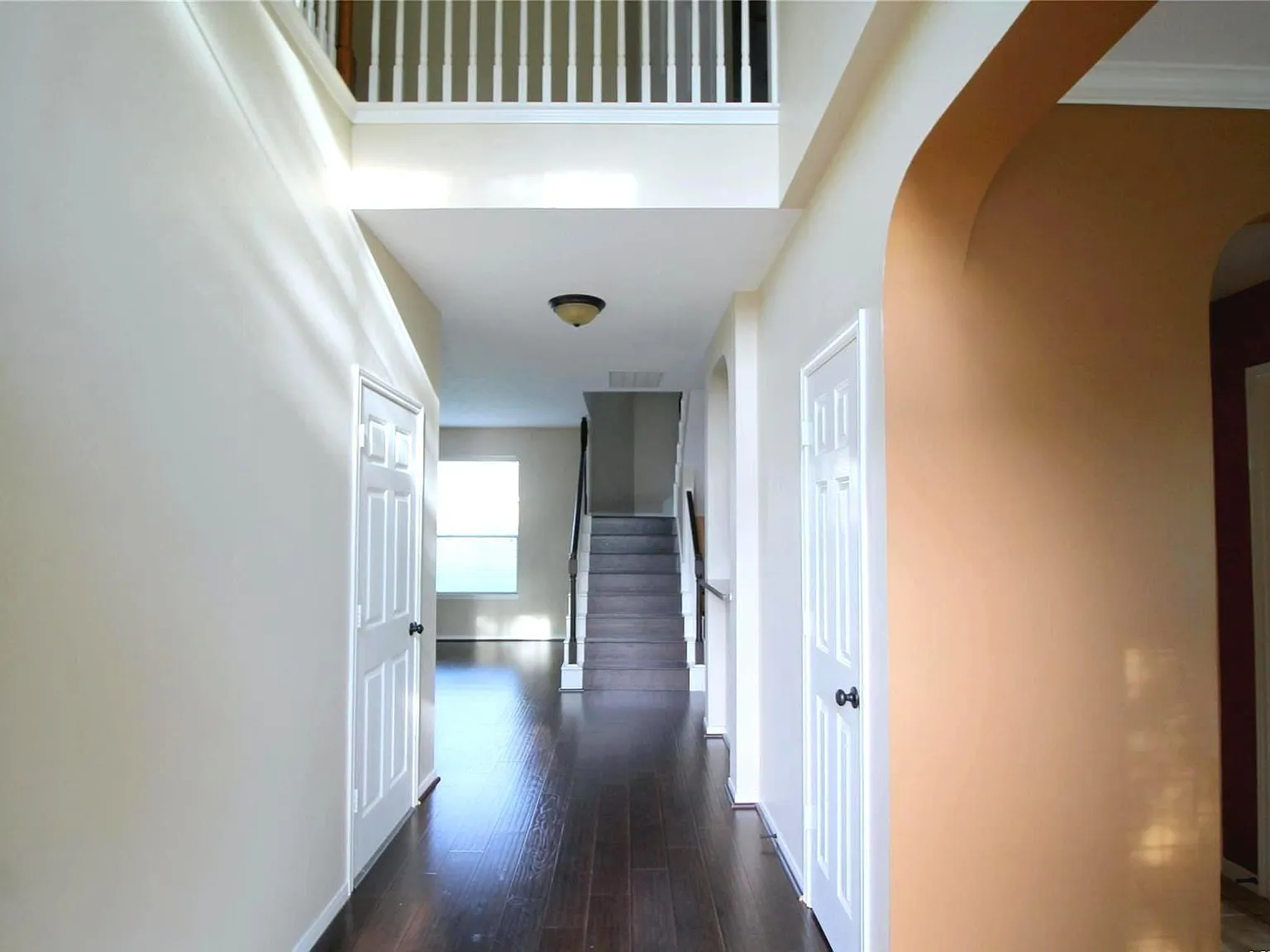 4 bed, 2.5 bath, 2452 sqft, $2,400 — Photo 2