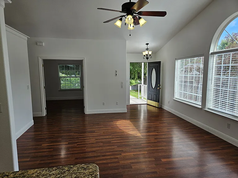 602 Mountain View Dr — Photo 14