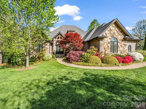 122 Founders Dr, Flat Rock, NC 28731