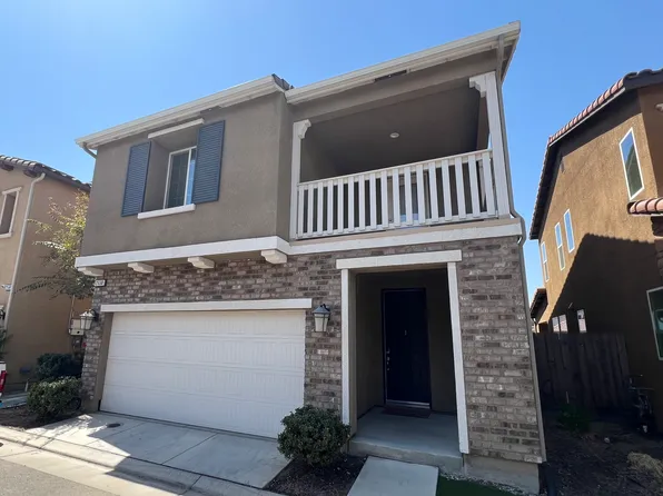 2550 Mustang Dr, Clovis, CA 93612
