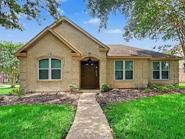 51 Cranberry Ct, Lake Jackson, TX 77566