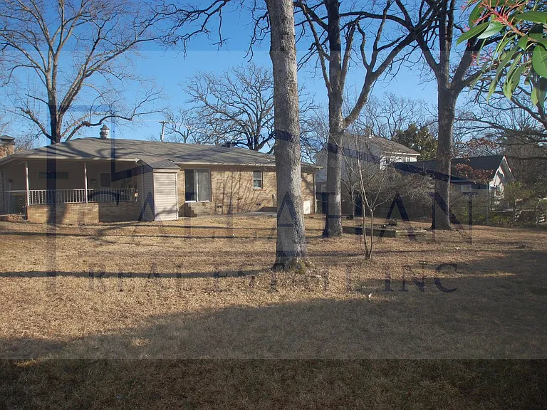 401 Country Club Rd — Photo 17