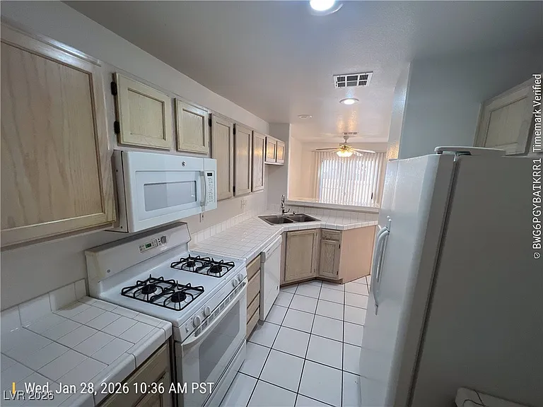 920 Twinkling Sky Ave — Photo 5