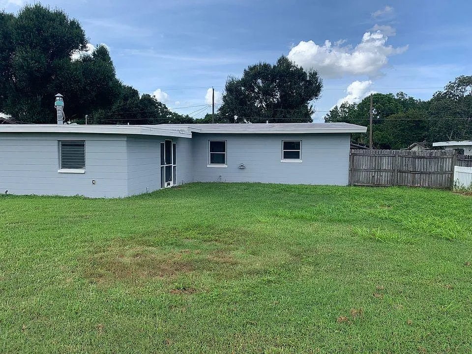 2928 Walnut St — Photo 2