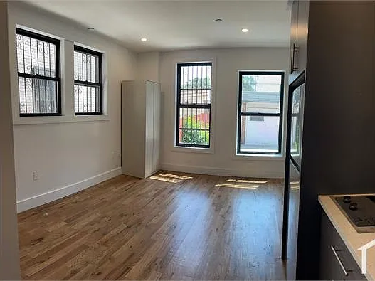 2622 Davidson Ave #4 — Photo 2
