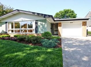 654 Leahy Cir, Des Plaines, IL 60016