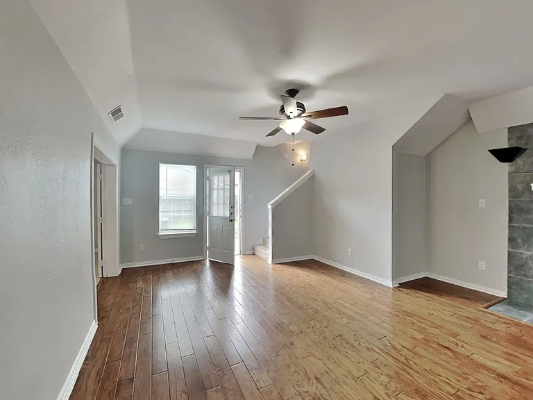 1838 Crooks Ct — Photo 16