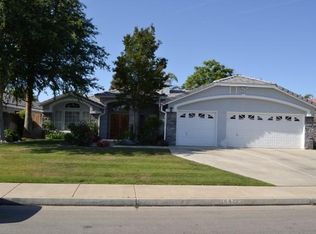 10906 Open Trail Rd, Bakersfield, CA 93311