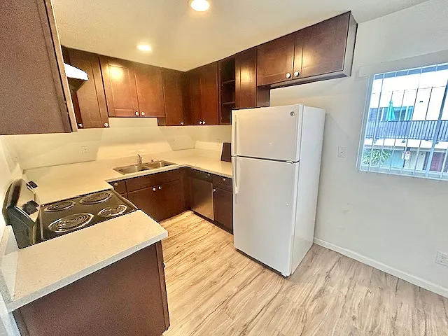 445 E St #5 — Photo 8