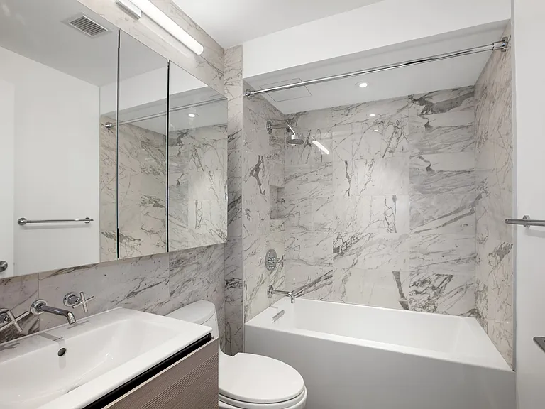 201 E 26th St #2B — Photo 7