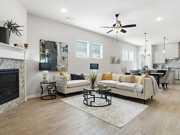 3rd image of 409 Monarch Way