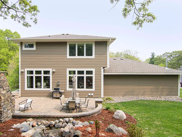 225 Paisley Ln — Photo 2