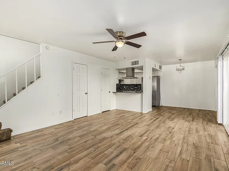 4718 W Orangewood Ave — Photo 7