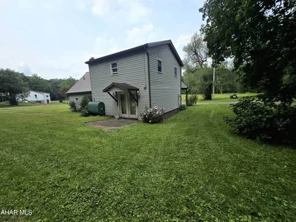 137 Blue Hole Rd, Williamsburg, PA 16693