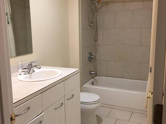 2nd image of 12735 NE 116th Ln APT H2
