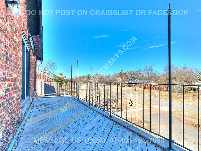 1130 NW 39th St #1130.5 — Photo 2