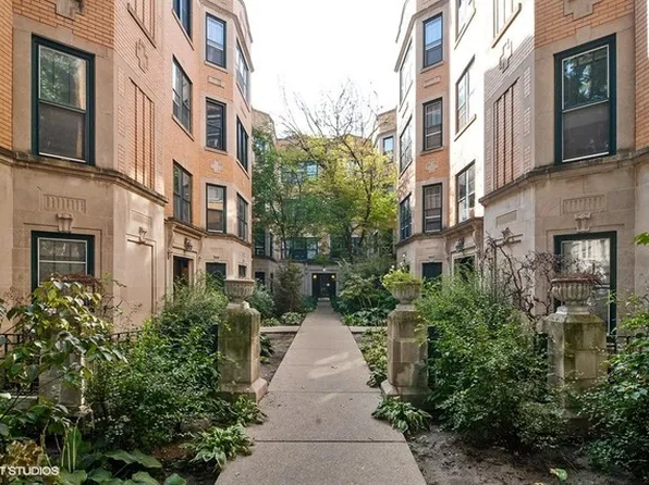 1221 W Granville Ave APT 1A, Chicago, IL 60660