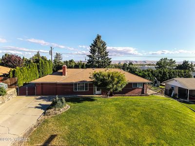1306 Chenaur Dr, Zillah, WA, 98953