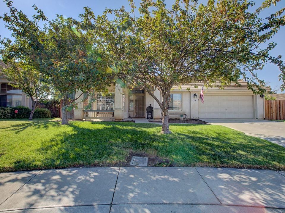 1st image of 824 Kilarney Ct